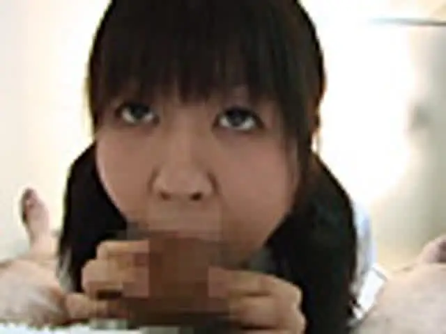 前代未聞の仮性包茎映像！… 仮性包茎の皮をのばしてベロつっこんで 女子校生編01