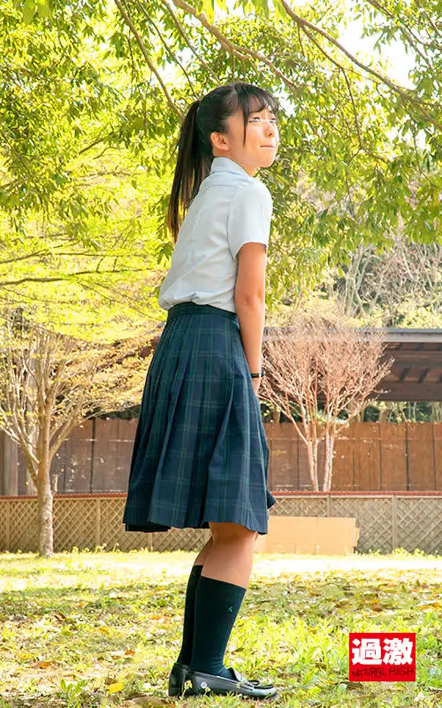 尿意を我慢することができ… 野ション尻に我慢できず無理やり即ハメ！