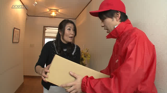 この家に訪れる男は次々と… けしからん挑発で訪れる男を翻弄！ 小悪魔姉妹の住む家