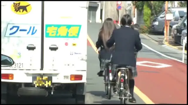 女子校生が自転車から目を… 媚薬を塗られ我慢できずサドルオナニーをする女子校生2