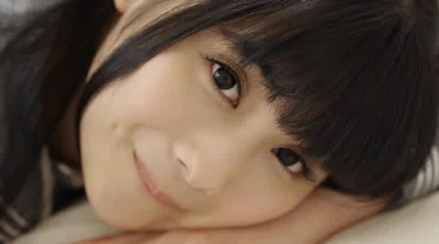 アイドル顔負けの清純なル… パイパンロリ女子校生は生ハメアナルSEXがお好き