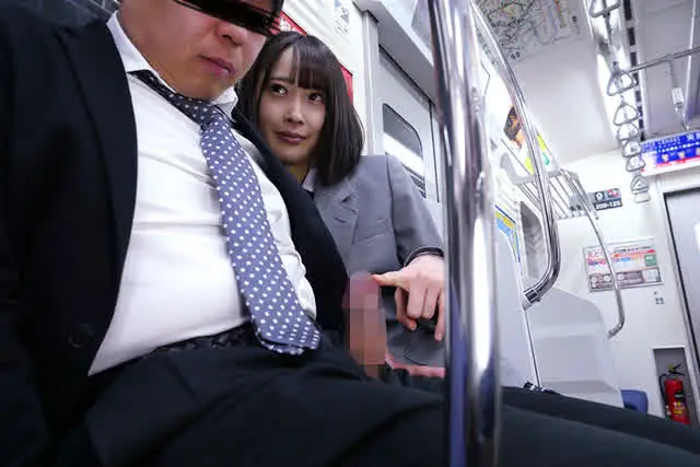 どうしてこんな時間に女子… 最終電車で痴女とまさかの2人きり！J○Ver