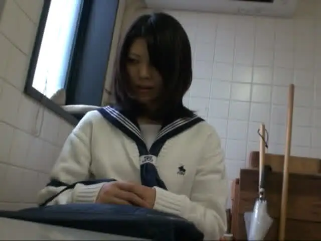 都下にある某ドラッグスト… 未○年（四四六）万引き少女44