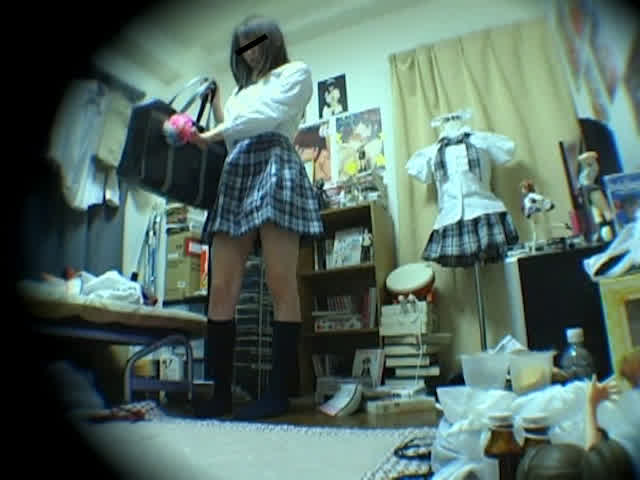 卑猥な罠にはめられた女子… JKマニアの監禁盗撮映像