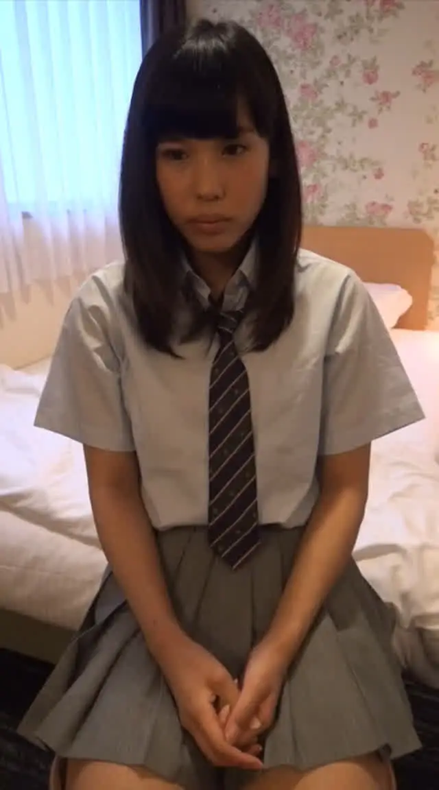 画期的！AVをスマホ縦持… スマホ専用たて動画 るる 20歳