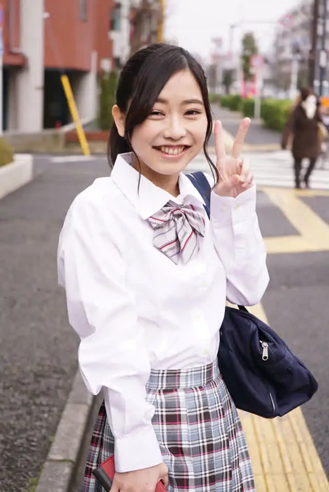 SNSで知り合ったエッチ… SNSで知り合ったエッチ大好き女子○生とオフパコ動画