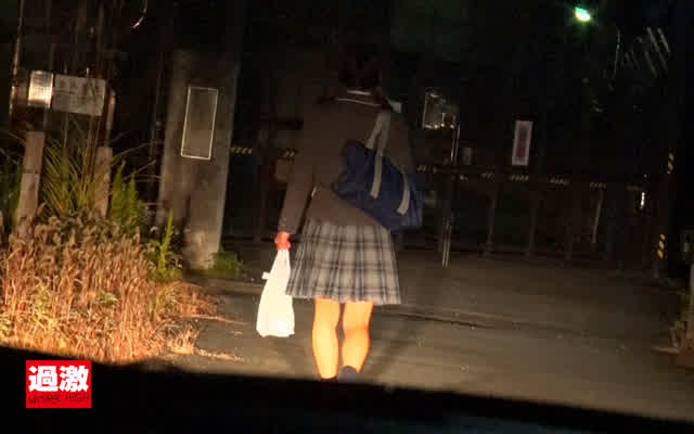 日が沈み暗くなった田舎道… 下校少女連れ去り監禁ガンギマリ肉便器 日焼け美少女