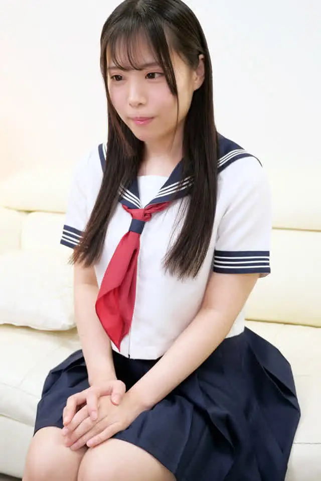 女子校生にチンポが大きす… 澁谷で見つけたウブな女子校生に素股。鈴音杏夏