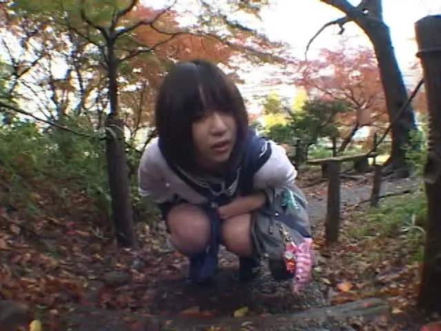 目がクリっとして超カワイ… 素人セーラー服生中出し（改）084 ともえ