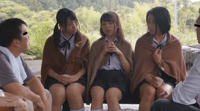 人気シリーズ第5弾！夏休… びしょ濡れ女子○生雨宿り強制わいせつ5