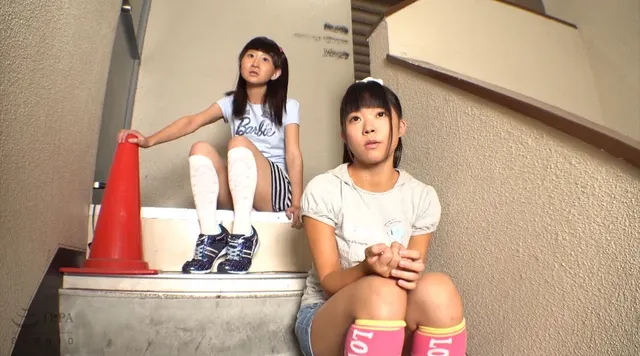 老朽化した団地で白昼堂々… 世田谷共同区営団地 日焼け美少女映像 （3）