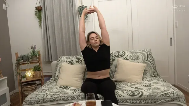 海外旅行したい国ナンバー… 金髪デカ尻美女 vsニューハーフ vsデカチン 生本番2SEX