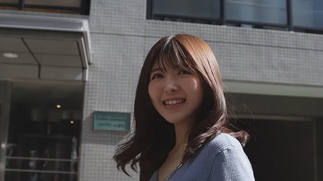 学○終わりに声を掛けられ… 童貞救済バトル！ニューハーフ VS 女子大生 まみ