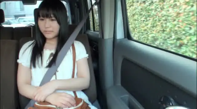 普段は優等生として周囲の… 未発育少女わいせつ行為映像記録 まみる
