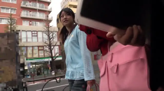 可愛いロリっ娘に近づき！… ロリっ娘ナンパ！生中出し4時間DX
