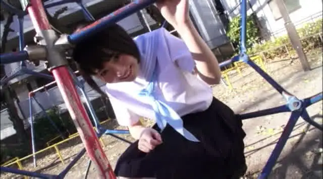 ちぃーちゃくてあどけない… まだ毛も生えていない少女なのに、妊娠させました。