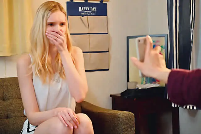 新婚なのに急に日本での仕… ホームステイ先の息子に犯された巨乳北欧美人妻