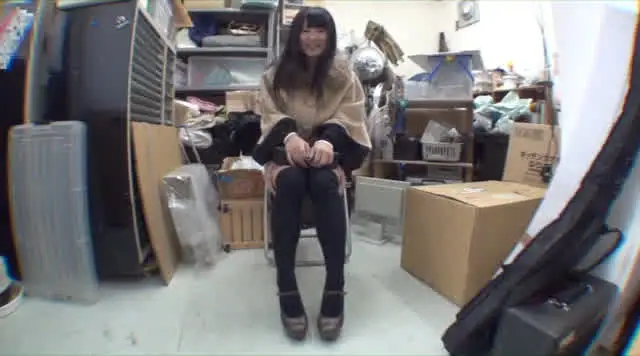 染みパンティをもっと汚し… マン汁付き染みパンティ買取りオナニー