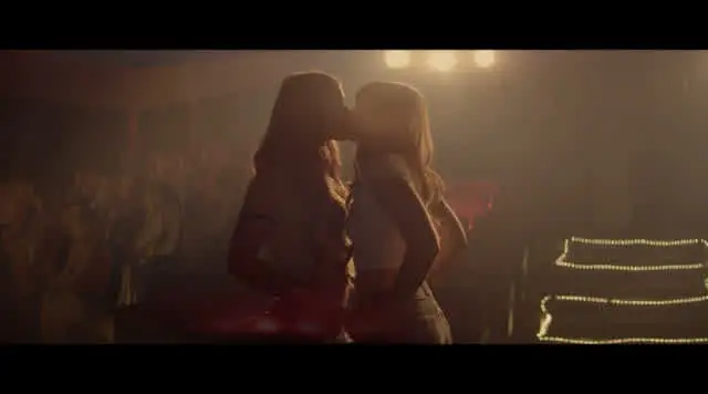 【VIXEN PRESE… 【VIXEN】Deeper～劇場で起こった色情奇譚～