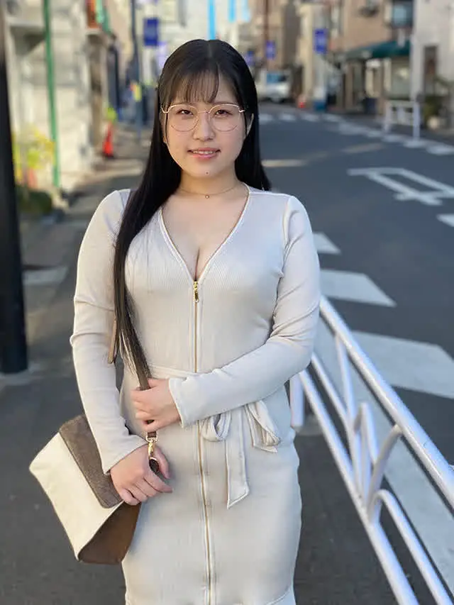 地味めだが圧倒的なボリュ… 避妊具精飲 ザーメンをコンドームに入れ時間差ごっくん