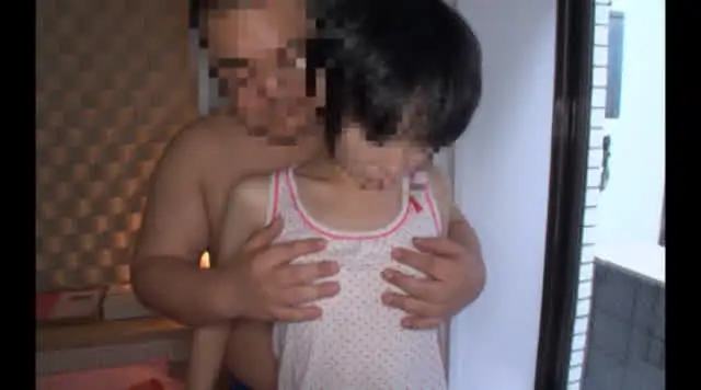 今回の天使は、恥ずかしが… 微乳Wロリっこ一期一会1