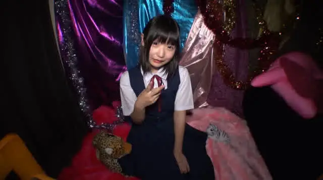 いつも学校が終わると年上… 隣の少女 毛の無いワレメ 騙されやすい子 みゆ