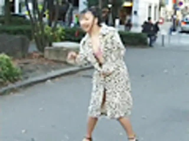 人々より好奇の眼差しを注… 露出 at nagoya 吉村ミキ 新庄エリナ