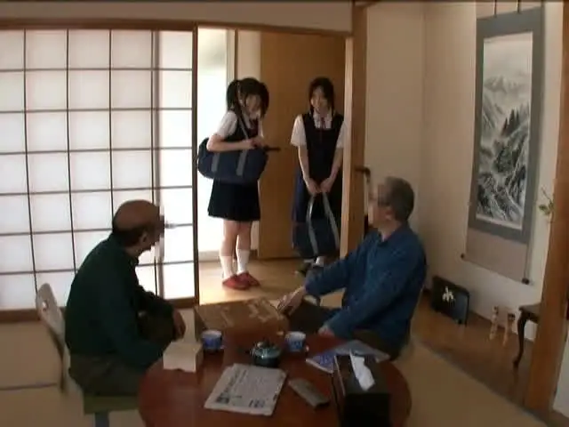 爺さんとはいえ男。孫娘や… 爺さんの舐めまくりSEXに夢中になった敏感つるぺた娘