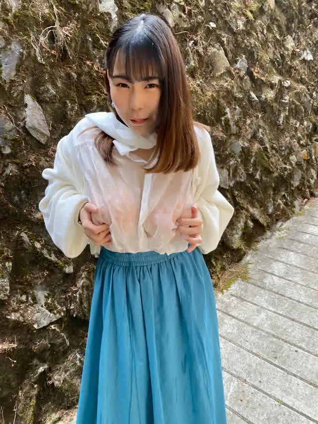 Mカップ111cmの乳の… 濡れ透け露出 Mカップ爆乳美女と汁だく野外交尾