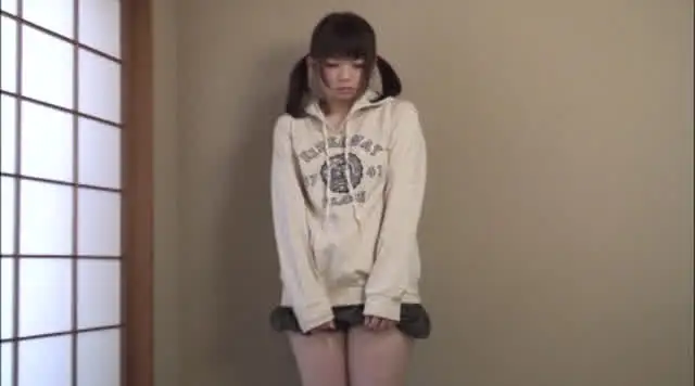 長く美しい手足と白い柔肌… 悶絶初アクメと中出しの記録24