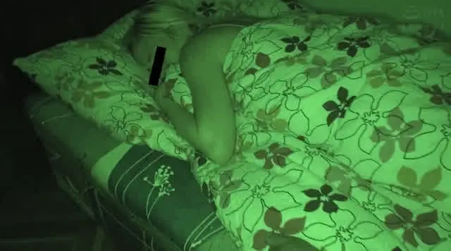 暗い部屋で寝入る金髪美女… パイパン金髪美女暗闇強姦中出しわいせつ映像