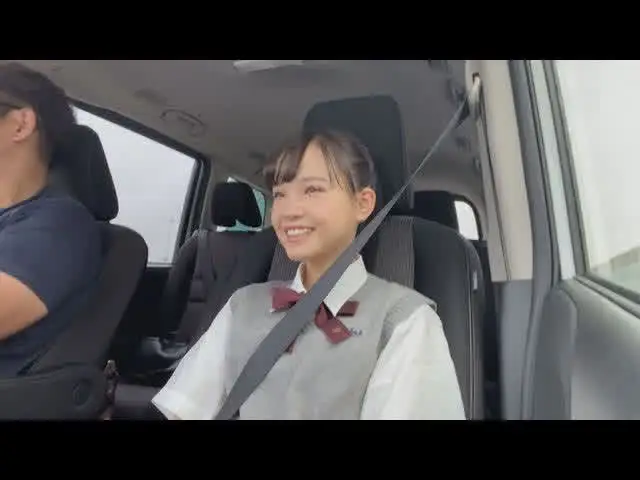 小柄で持ち上げると折れち… 駅弁露出 パイパン微少女をパンパンパン！
