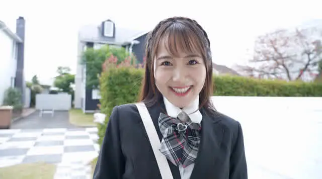 大人気美少女派遣サービス… はるひ コスって！恋して！