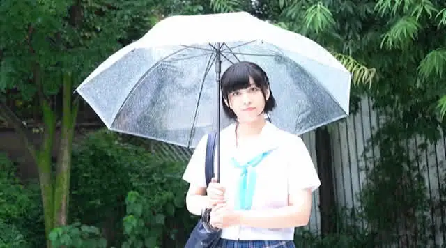 清楚な美しさに愛くるしい… 初恋ガイダンス／倉沢さくら