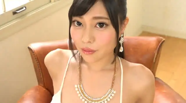 今を時めくセクシータレン… ELEGANT NUDE 裸体という極上の衣服 白石りん