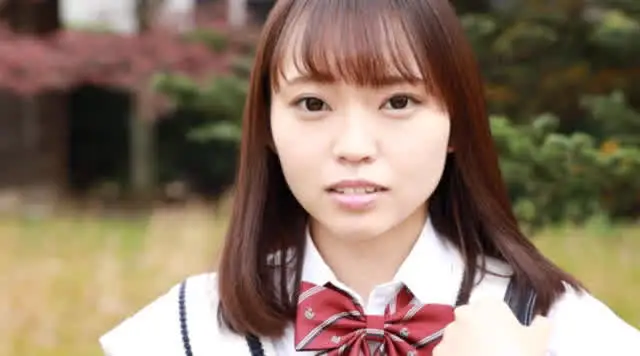 セーラー服の笑顔がキュー… Aも好きです／高山恵美