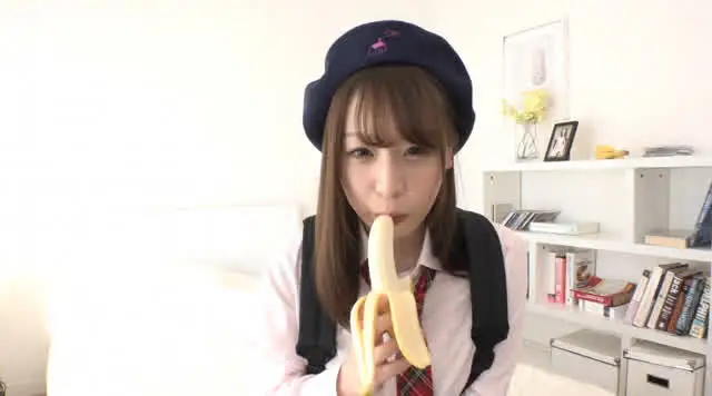 お嬢様大学に通う美桜ちゃ… 水崎美桜 優しく…お姉さんに踏まれたい