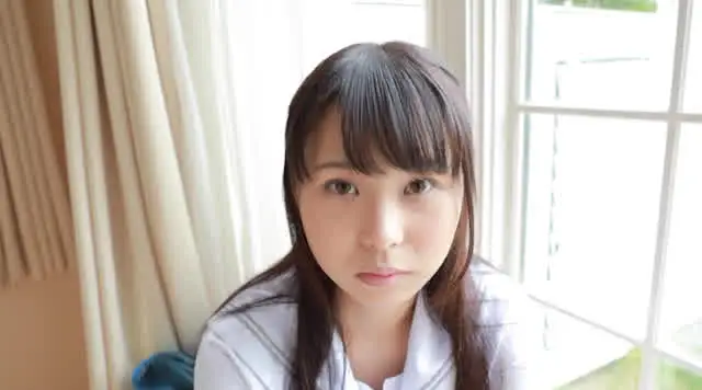 恥ずかしげにはにかんだ清… 恋のハレンチ／白石由紀