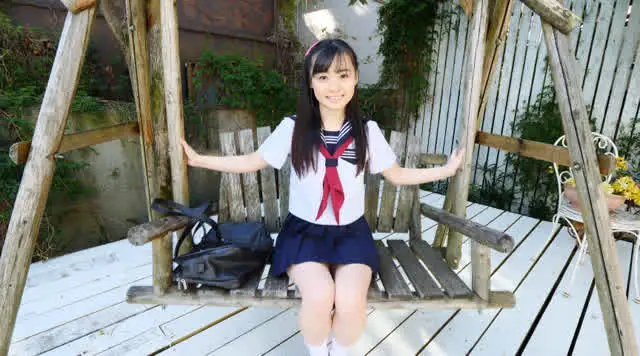 伝説美少女、花音うららち… 花音うらら ／ 黒髪美少女は純真華憐