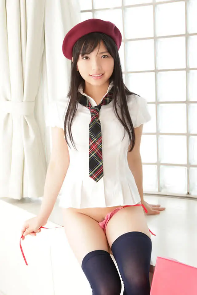 新品の美少女が顔も隠さず… 新品美少女のあ＊る動画 永作ねね