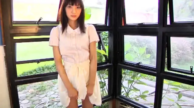 物憂いな表情と笑顔…ちょ… 見つめられて、夏 辻本杏