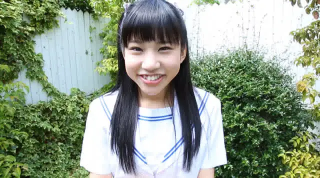 ふんわりFカップが自慢の… ぷるぷるぽっちん！ 小春結衣