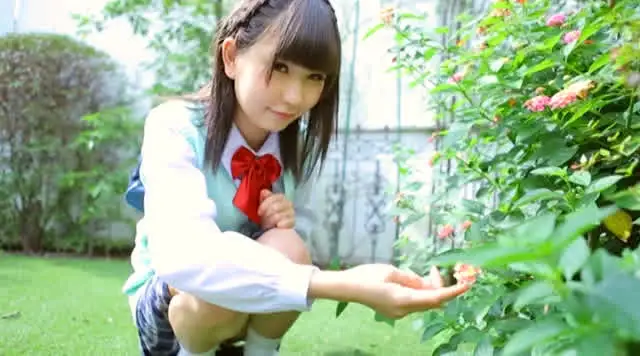 とっても幼い童顔アイドル… アイドルたまご。 岬美沙