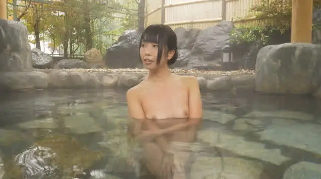 一見幼く清楚な見た目とは… 親にはナイショの温泉一泊Take Love／水嶋アリス