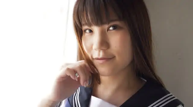 90Fの美しいバストとキ… 美園マリカ ／ 黒髪美少女は純真華憐