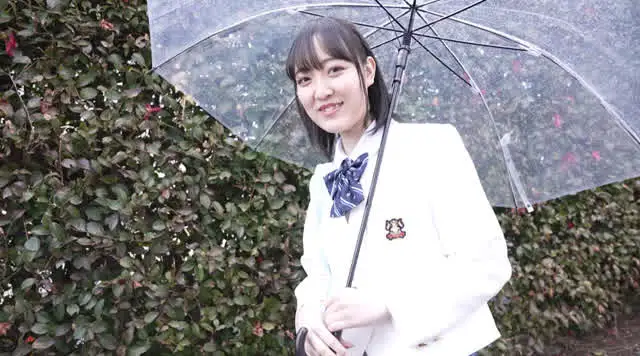 清楚で可憐な10代の制服… 羽稲澪  シースルーラブ