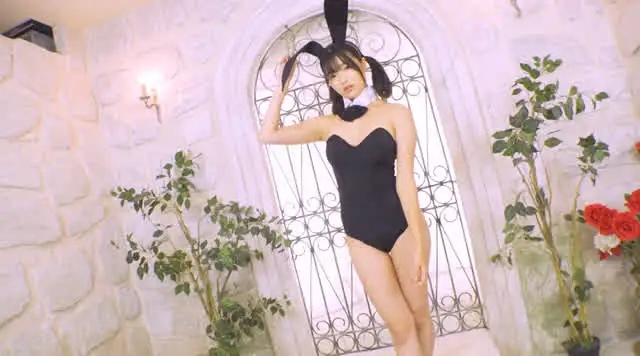 下乳がとても綺麗な清楚系… 渡邉音宇  ねねと、こいする？