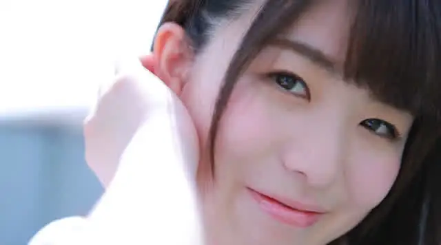 笑顔が可愛い清純美少女が… 清純まんぐりがえし！ 桜井涼々音