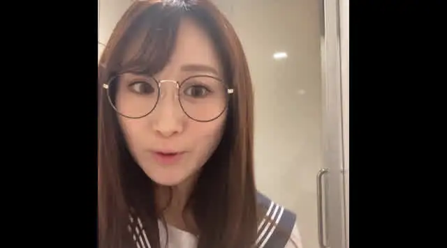 出演本数2000本以上！… セーラー服熟女失禁羞恥 川上ゆう