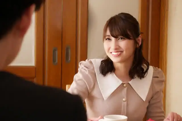 結婚して4年。セックスレ… 間男演じてもらったら、幼馴染と本気になってしまった。